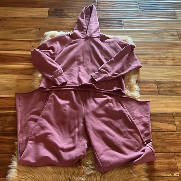 Left On Friday Homerun Sweatsuit NWOT Sz S/M - Picture 4 of 12